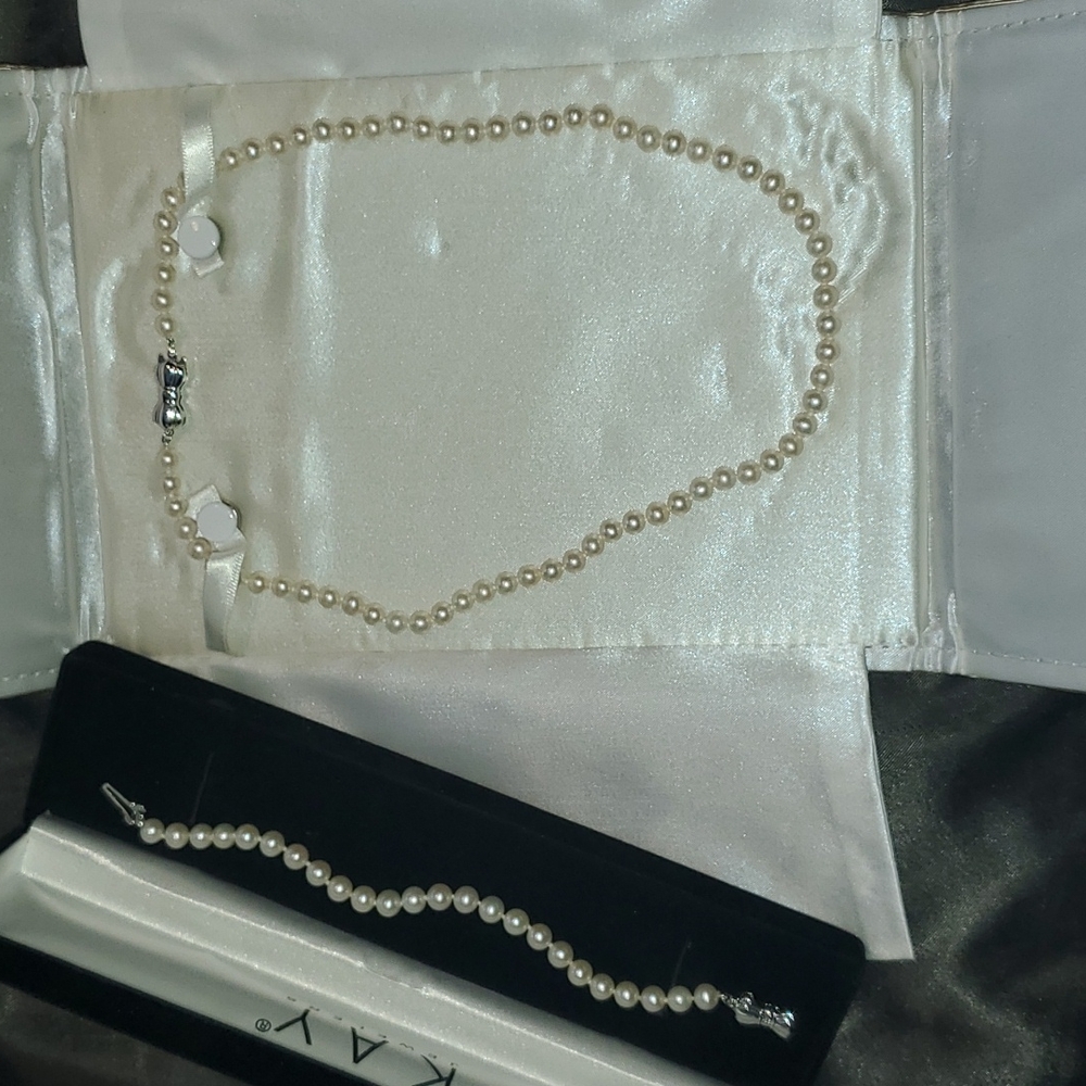 MIKIMOTO Sea Magic Pearl Necklace and Bracelet Set